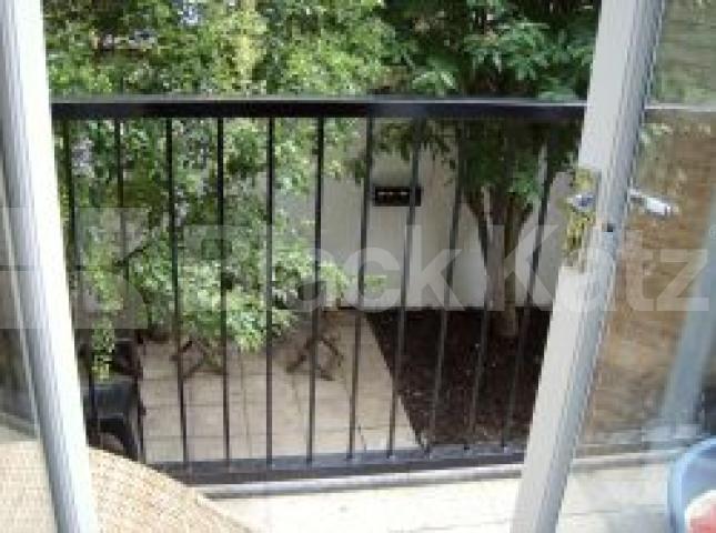 			NEW INSTRUCTION, 4 Bedroom, 1 bath, 1 reception Mews House			 Vestry Mews, Camberwell